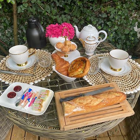 Chez Patou Bed & Breakfast Лавал Екстериор снимка