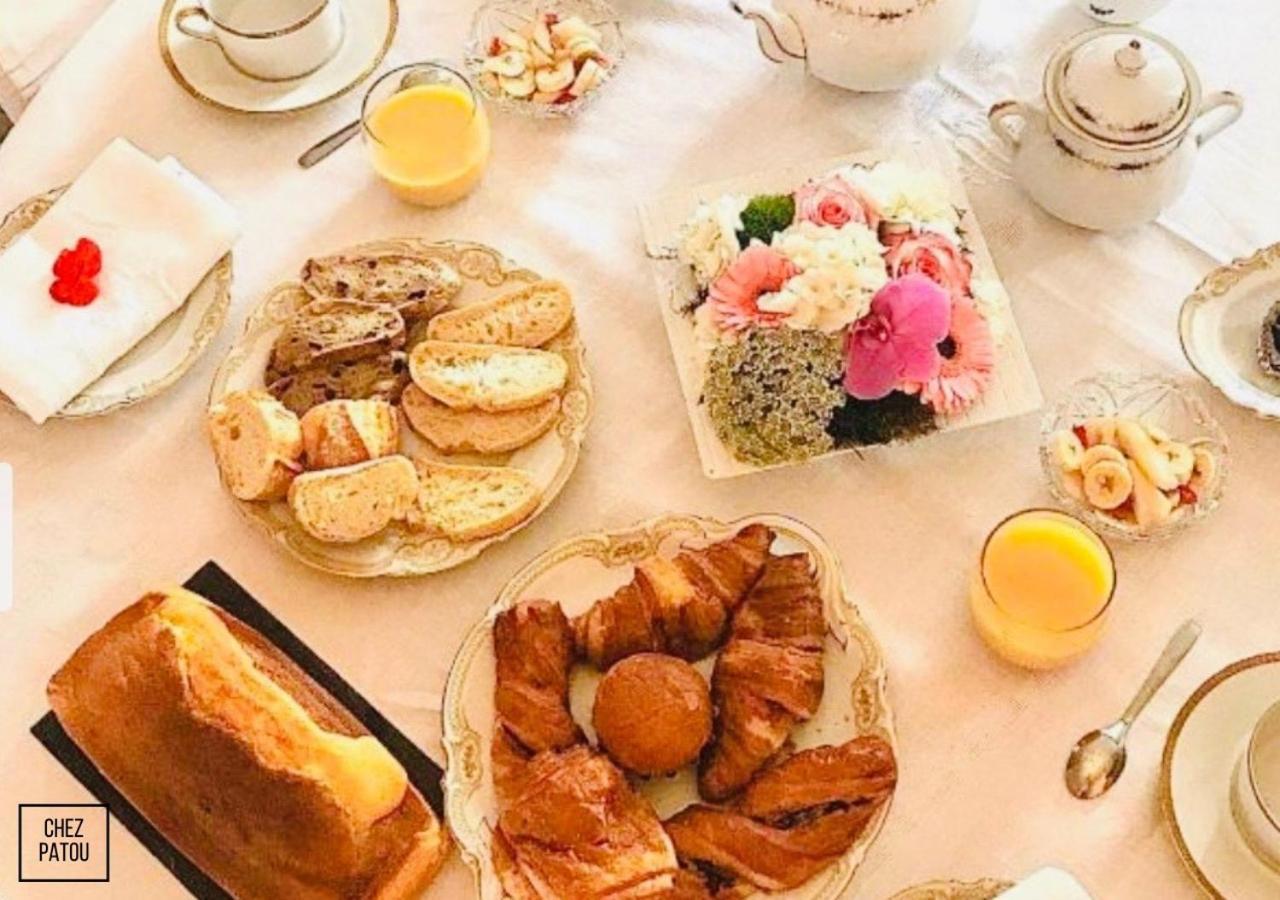 Chez Patou Bed & Breakfast Лавал Екстериор снимка