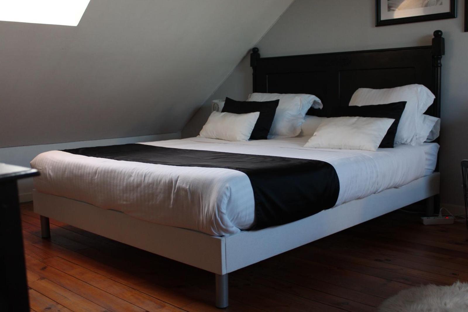 Chez Patou Bed & Breakfast Лавал Екстериор снимка